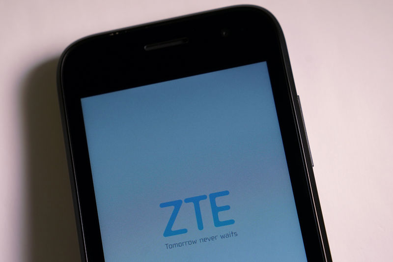 © Reuters. A ZTE smart phone is pictured in this illustration