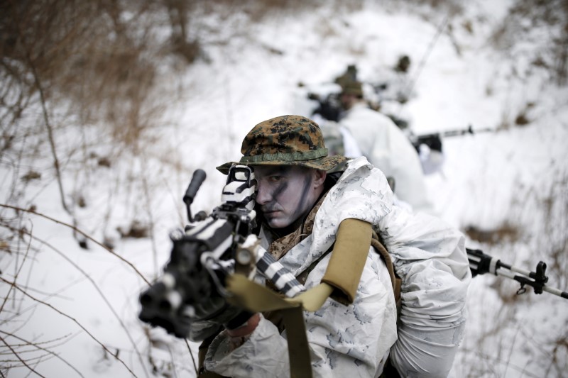 © Reuters. Soldado norte-americano durante treinamento de inverno na Coreia do Sul