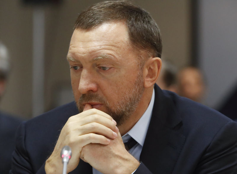© Reuters. FILE PHOTO: Oleg Deripaska attends a ceremony with the Krasnoyarsk region's government in Moscow