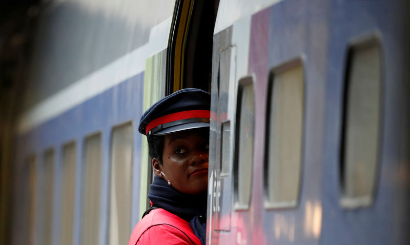 © Reuters. 250 MILLIONS D'EUROS DE PERTES DUES AUX GRÈVES À LA SNCF