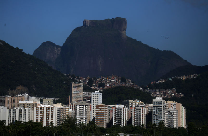 © Reuters. Vista geral de construções no Rio de Janeiro