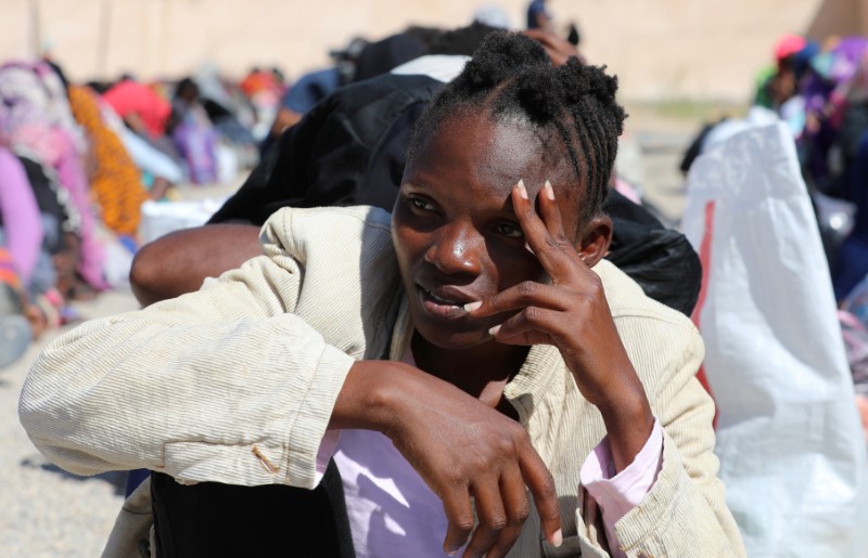 © Reuters. Refugiados atrapados en un centro de detención libio en estado "crítico" - MSF