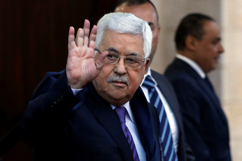 © Reuters. عباس يعتذر عن تصريحاته بشأن اليهود وأمريكا تسعى لإدانته في مجلس الأمن