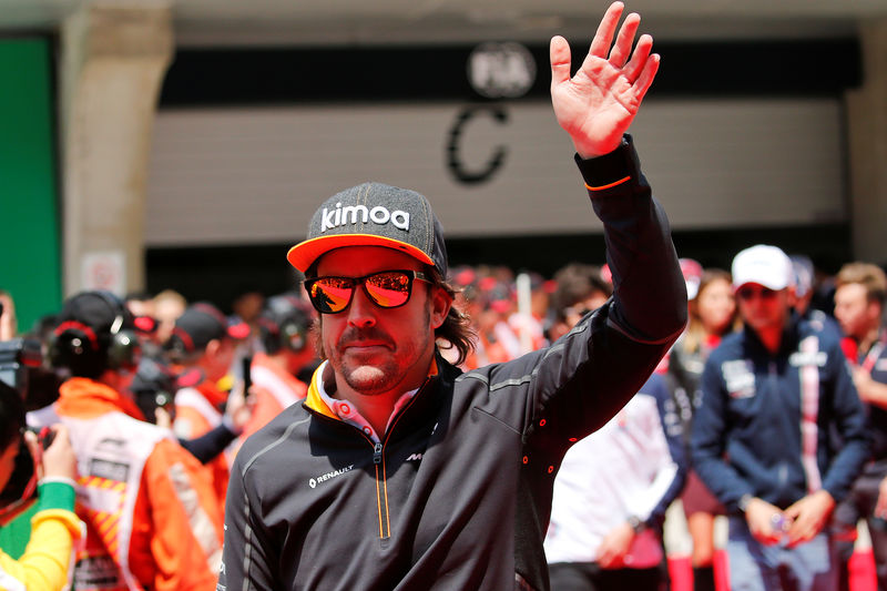 © Reuters. Fernando Alonso gana en su debut en el mundial de resistencia