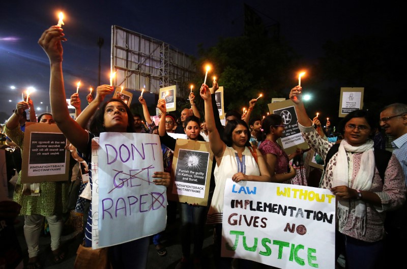 © Reuters. اعتقال 22 شخصا بشرق الهند في 3 قضايا اغتصاب