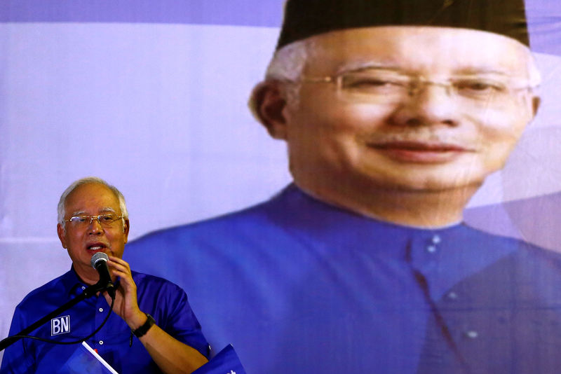 © Reuters. حقائق-رئيس الوزراء الماليزي يخوض أصعب انتخابات على الإطلاق يوم الأربعاء