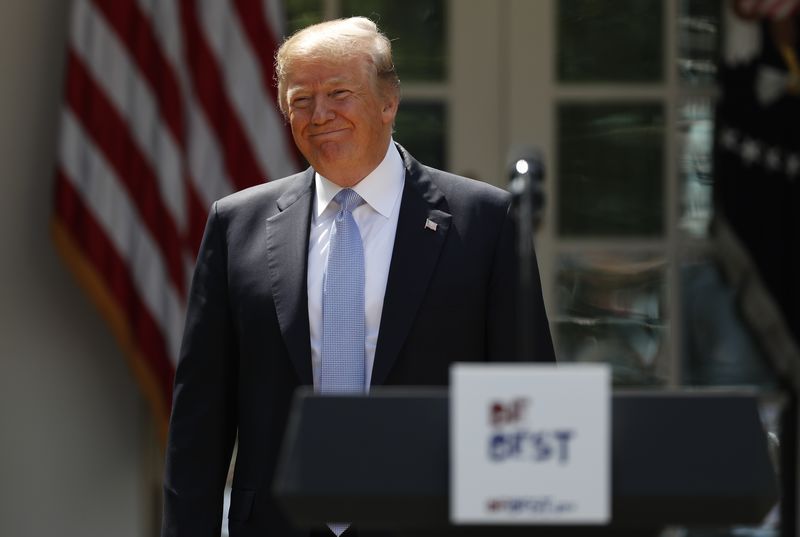 © Reuters. El presidente de Estados Unidos, Donald Trump, en el lanzamiento de un programa de Gobierno en Washington
