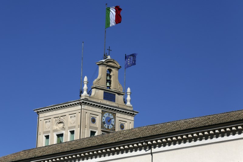 © Reuters. Il palazzo del Quirinale, sede del presidente della Repubblica