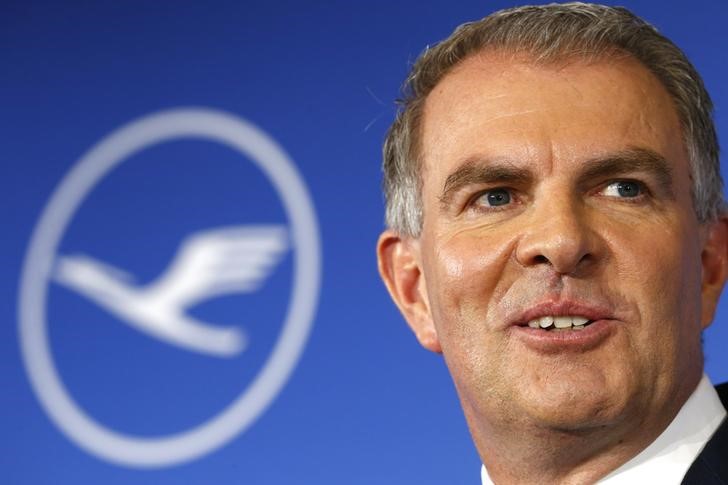 © Reuters. German airline Lufthansa CEO Spohr speaks during  the company's annual news conference in Frankfurt