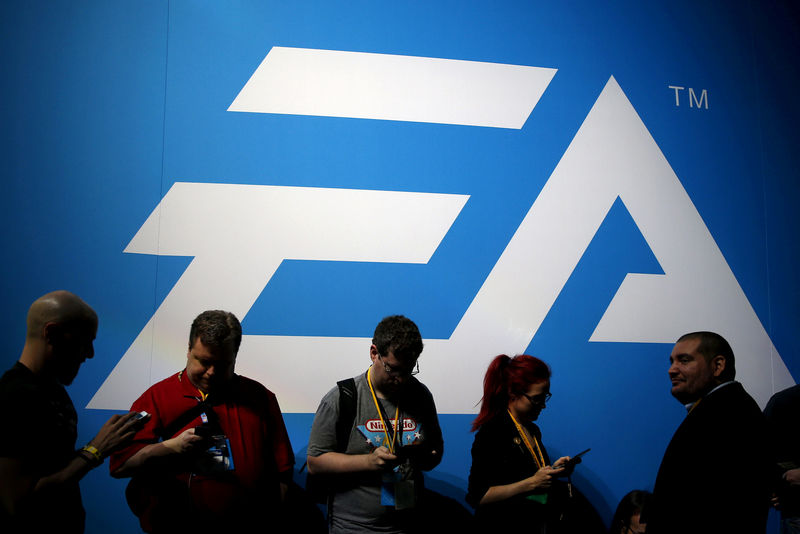 © Reuters. FILE PHOTO: An Electronic Arts (EA) video game logo is seen at the Electronic Entertainment Expo, or E3, in Los Angeles
