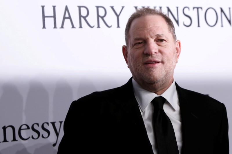 © Reuters. FILE PHOTO: Film producer Harvey Weinstein attends the 2016 amfAR New York Gala at Cipriani Wall Street in Manhattan