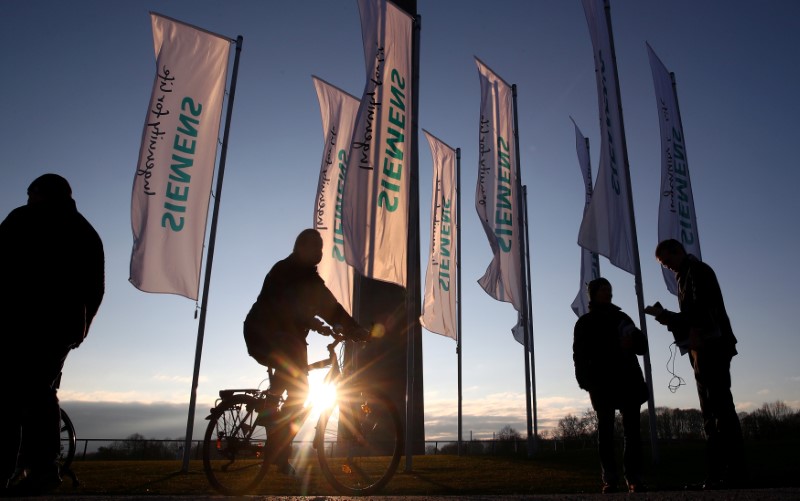 © Reuters. FILE PHOTO: Siemens annual shareholders meeting in Munich