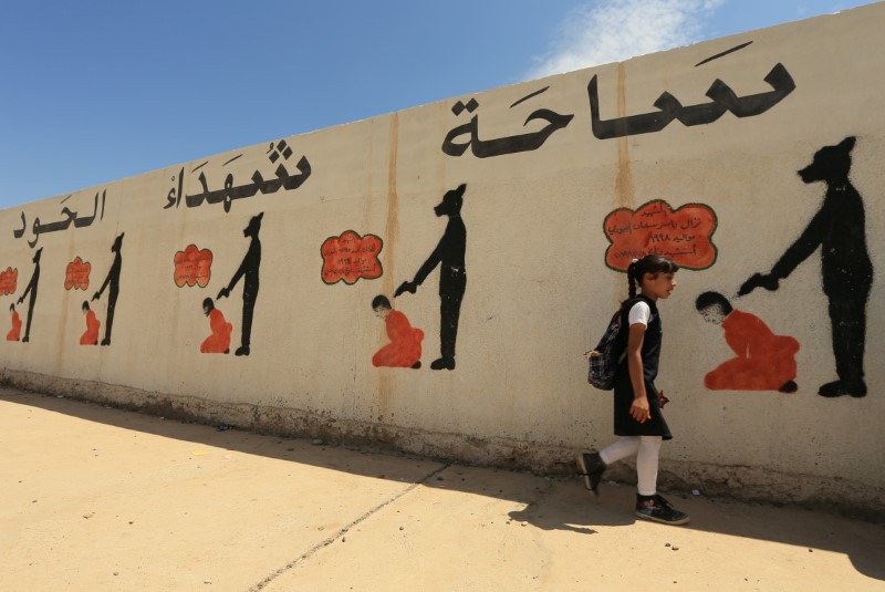 © Reuters. السنة يصوتون بلا أمل في أول انتخابات بالعراق بعد هزيمة الدولة الإسلامية