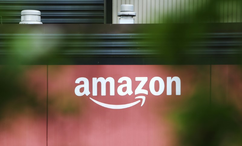 © Reuters. FILE PHOTO: Amazon Fulfillment Centre (YVR3) is pictured in New Westminster