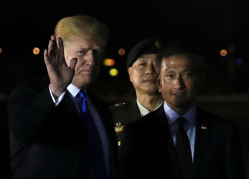 © Reuters. Trump y Kim acuden a Singapur para una cumbre histórica