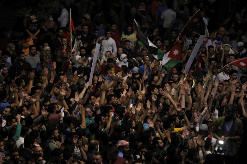 © Reuters. مسؤولون: الأردن يعلق آمالا على حزمة مساعدات خليجية بمليارات الدولارات