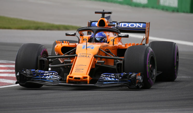 © Reuters. Alonso pone rumbo a Le Mans con la esperanza de un mejor fin de semana
