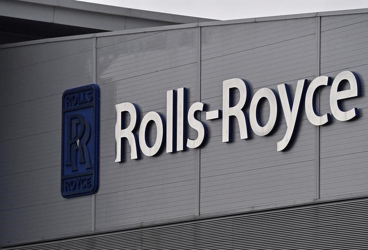 © Reuters. FILE PHOTO: A Rolls-Royce logo is seen at the company's aerospace engineering and development site in Bristol