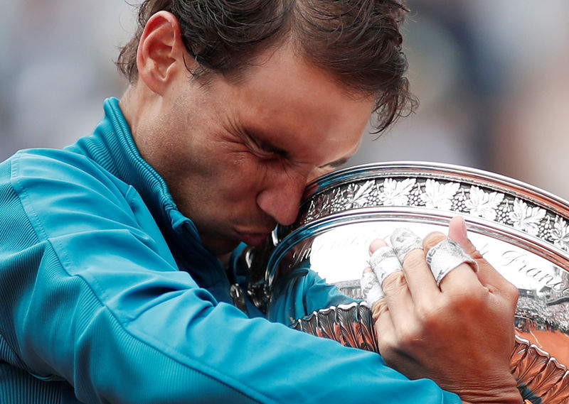 © Reuters. Nadal no está seguro de su participación en Wimbledon tras el Abierto de Francia