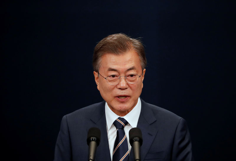 © Reuters. رئيس كوريا الجنوبية: سنكتب تاريخا جديدا مع الشمال