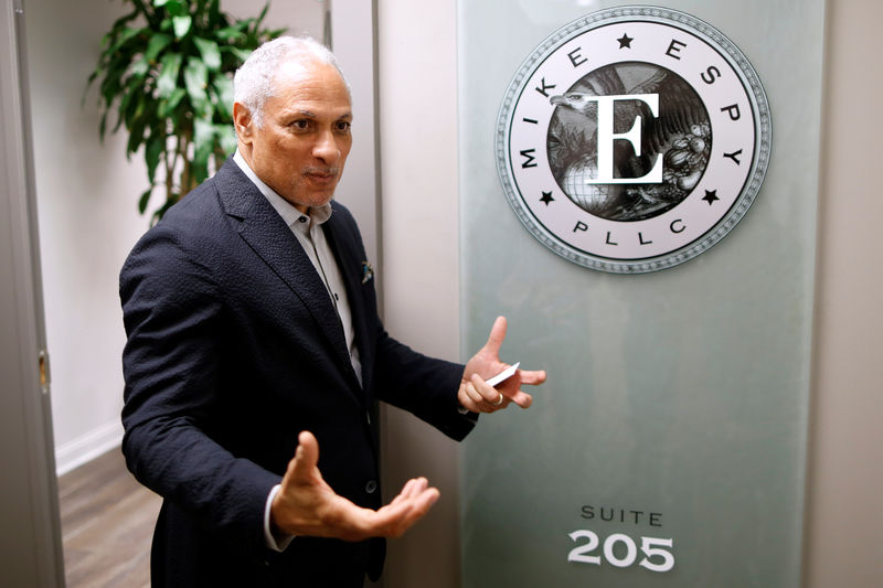 © Reuters. U.S. Senate candidate Mike Espy speaks during an interview in Jackson