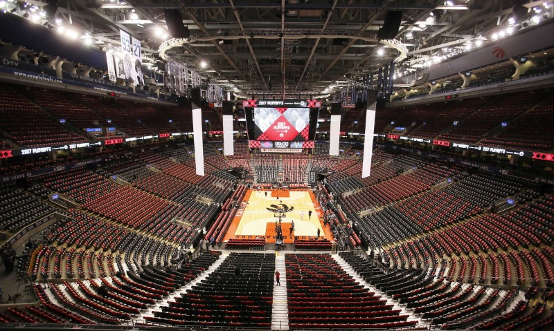 © Reuters. NBA: Playoffs-Milwaukee Bucks at Toronto Raptors