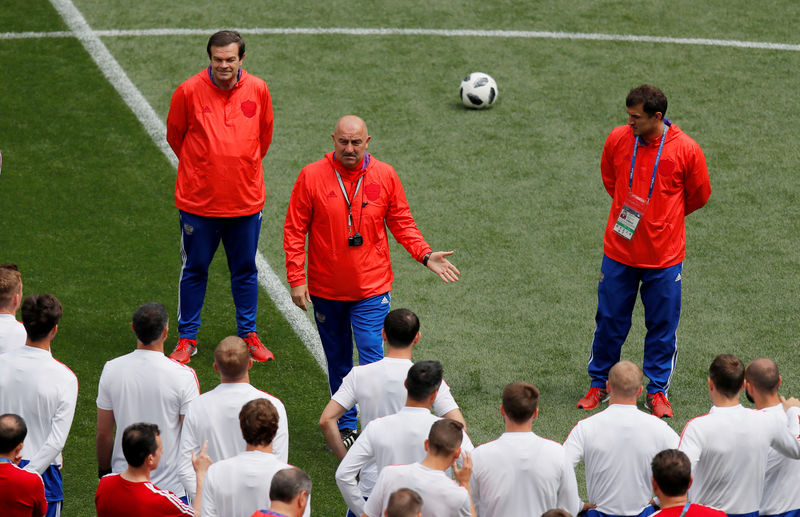 © Reuters. FILE PHOTO: World Cup - Russia Training