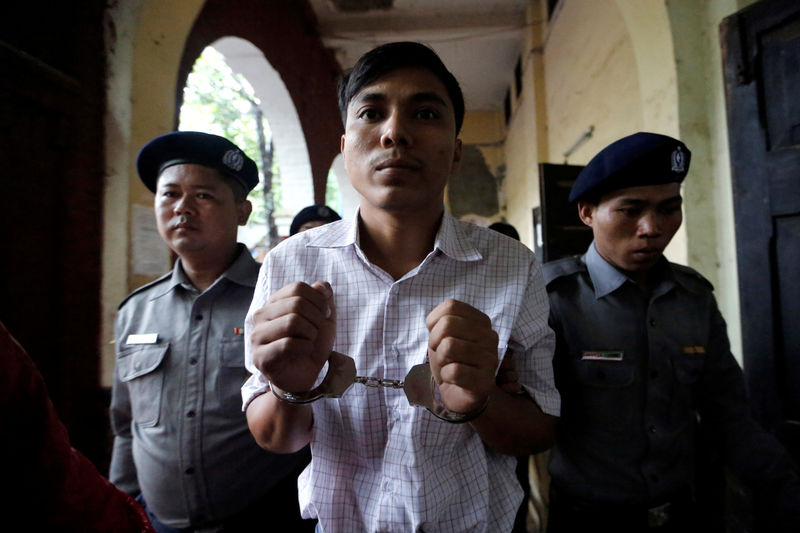 © Reuters. Un testigo no comparece mientras los periodistas de Reuters cumplen seis meses de detención en Myanmar
