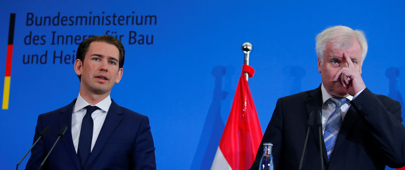© Reuters. Ministros de Alemania, Italia y Austria buscan "eje" para política migratoria
