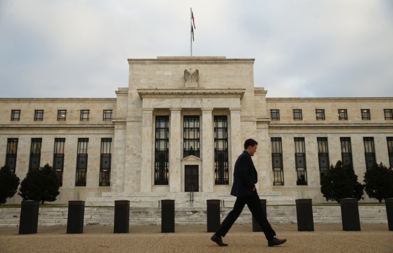 © Reuters. البنك المركزي الأمريكي يرفع أسعار الفائدة وسط تضخم أقوى