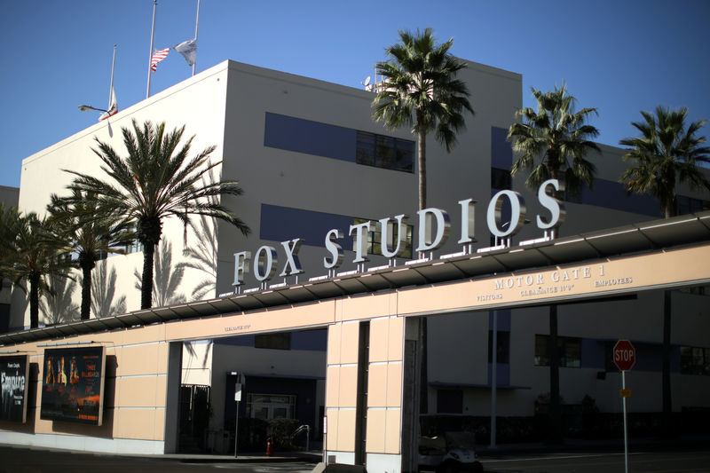 © Reuters. FILE PHOTO: The Twenty-First Century Fox Studios building is seen in Los Angeles