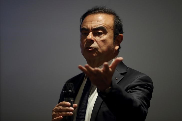 © Reuters. Carlos Ghosn, Chairman and CEO of Renault, speaks during the French carmaker Renault's 2017 annual results presentation in Boulogne-Billancourt