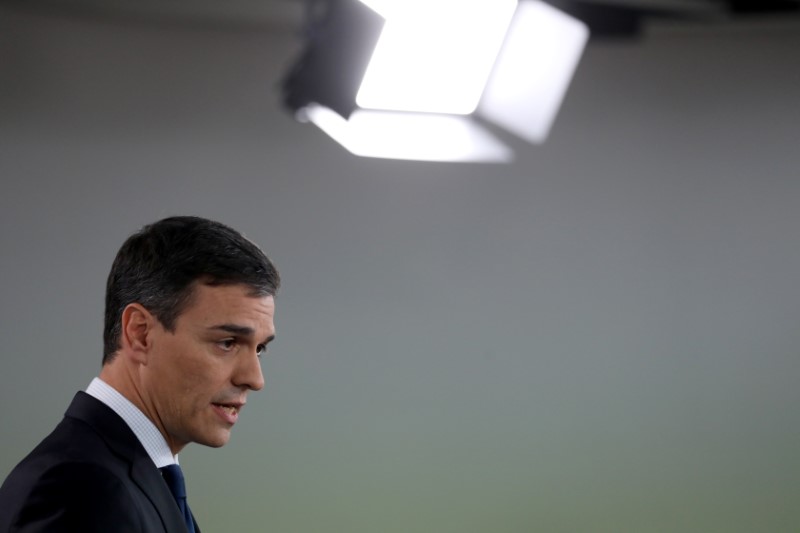 © Reuters. O primeiro-ministro da Espanha, Pedro Sanchez, anuncia novos membros de seu gabinete no Palácio Moncloa, em Madrid