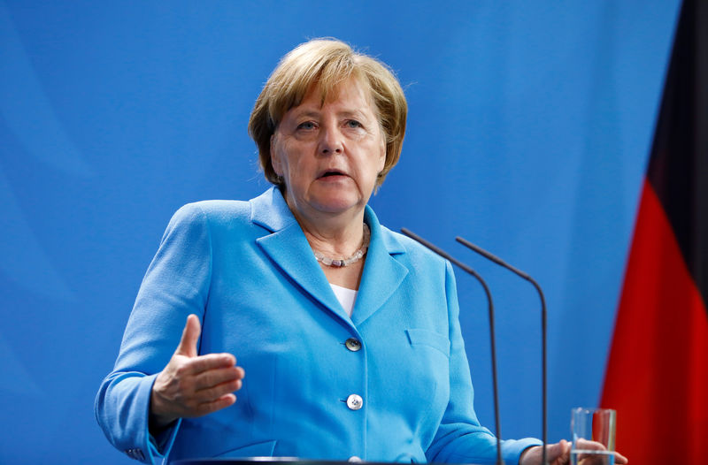 © Reuters. ميركل: ألمانيا ينبغي ألا تتصدى للهجرة غير المشروعة بمفردها