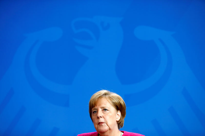 © Reuters. Germany's Merkel meets NATO Secretary-General Jens Stoltenberg