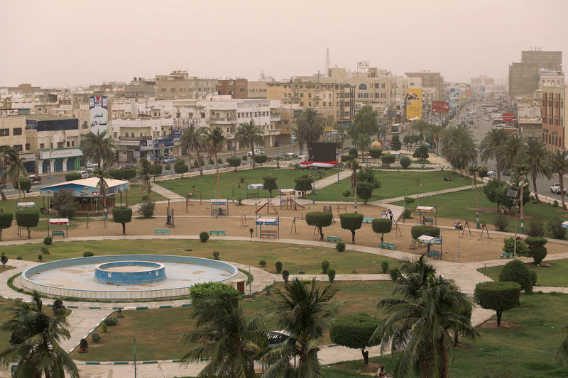 © Reuters. Vista da cidade portuária de Hodeidah, no Iêmen