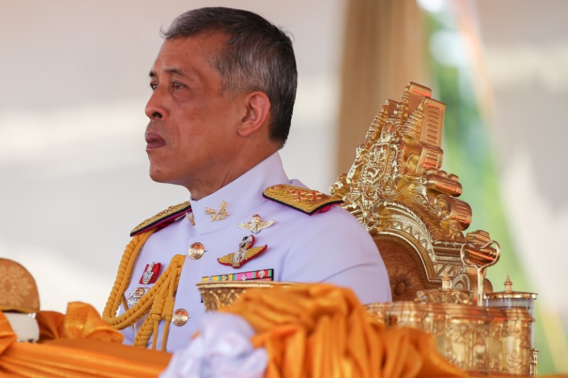 © Reuters. Thailand's King Maha Vajiralongkorn arrives for the annual Royal Ploughing Ceremony in Bangkok