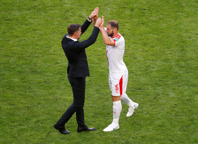 © Reuters. Serbia vence 1-0 a Costa Rica con golazo de capitán Kolarov en deslucido partido