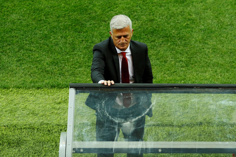 © Reuters. مدرب سويسرا يطالب بالمزيد من التقدير عقب التعادل مع البرازيل
