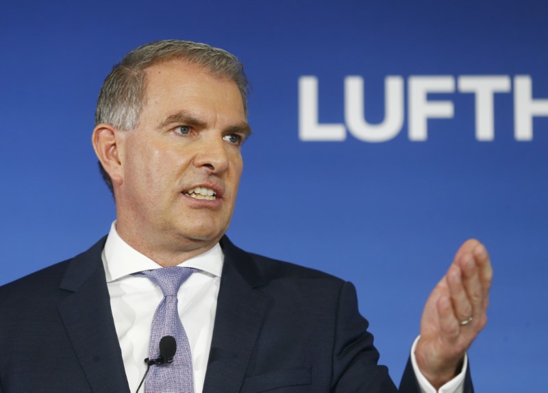 © Reuters. German airline Lufthansa CEO Spohr speaks during  the company's annual news conference in Frankfurt