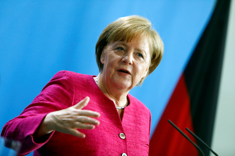 © Reuters. Germany's Merkel meets NATO Secretary-General Jens Stoltenberg
