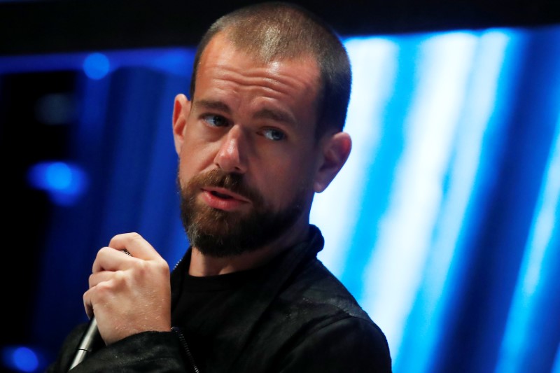 © Reuters. Jack Dorsey, CEO and co-founder of Twitter and founder and CEO of Square, speaks at the Consensus 2018 blockchain technology conference in New York City