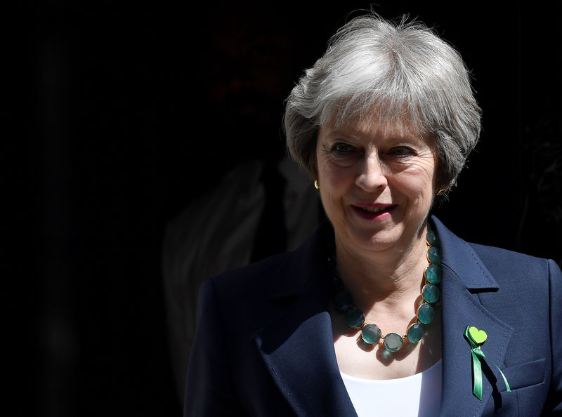 © Reuters. Britain's Prime Minister Theresa May leaves 10 Downing Street in London