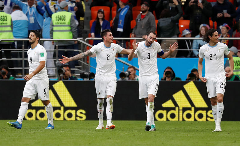 © Reuters. حقائق-مباراة أوروجواي والسعودية في كأس العالم