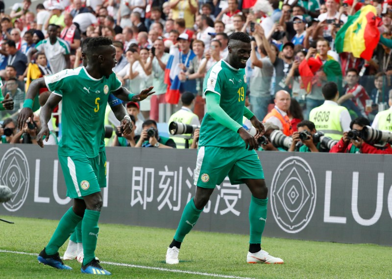 © Reuters. Senegal aprovecha los errores de Polonia y le gana 2-1 en el Grupo H
