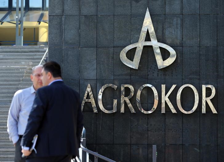 © Reuters. Логотип Agrokor на здании штаб-квартиры компании в Загребе