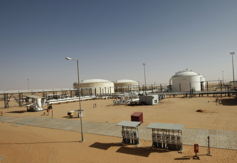 © Reuters. مصدر: إنتاج ليبيا النفطي ينخفض إلى 600-700 ألف ب/ي