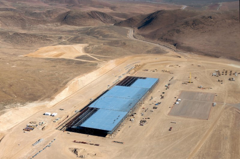 © Reuters. FILE PHOTO: The Tesla Gigafactory is shown under construction outside Reno, Nevada