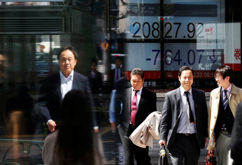 © Reuters. نيكي ينخفض 0.14% في بداية التعامل بطوكيو