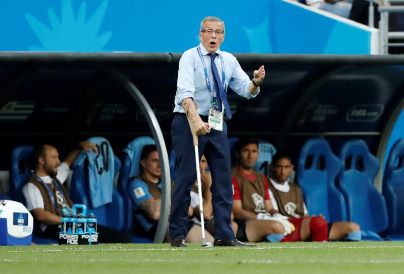 © Reuters. El triunfo ante Arabia es importante aunque no haya sido "agradable" de ver, dice el entrenador Tabárez